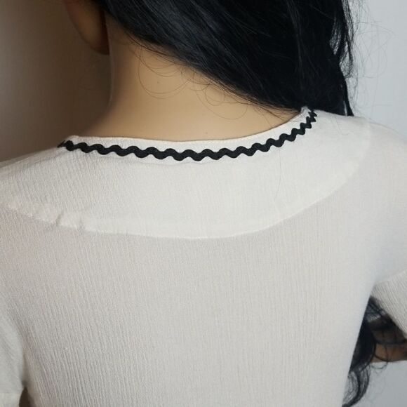 Sadie Robertson embroidered top   - Picture 7 of 8